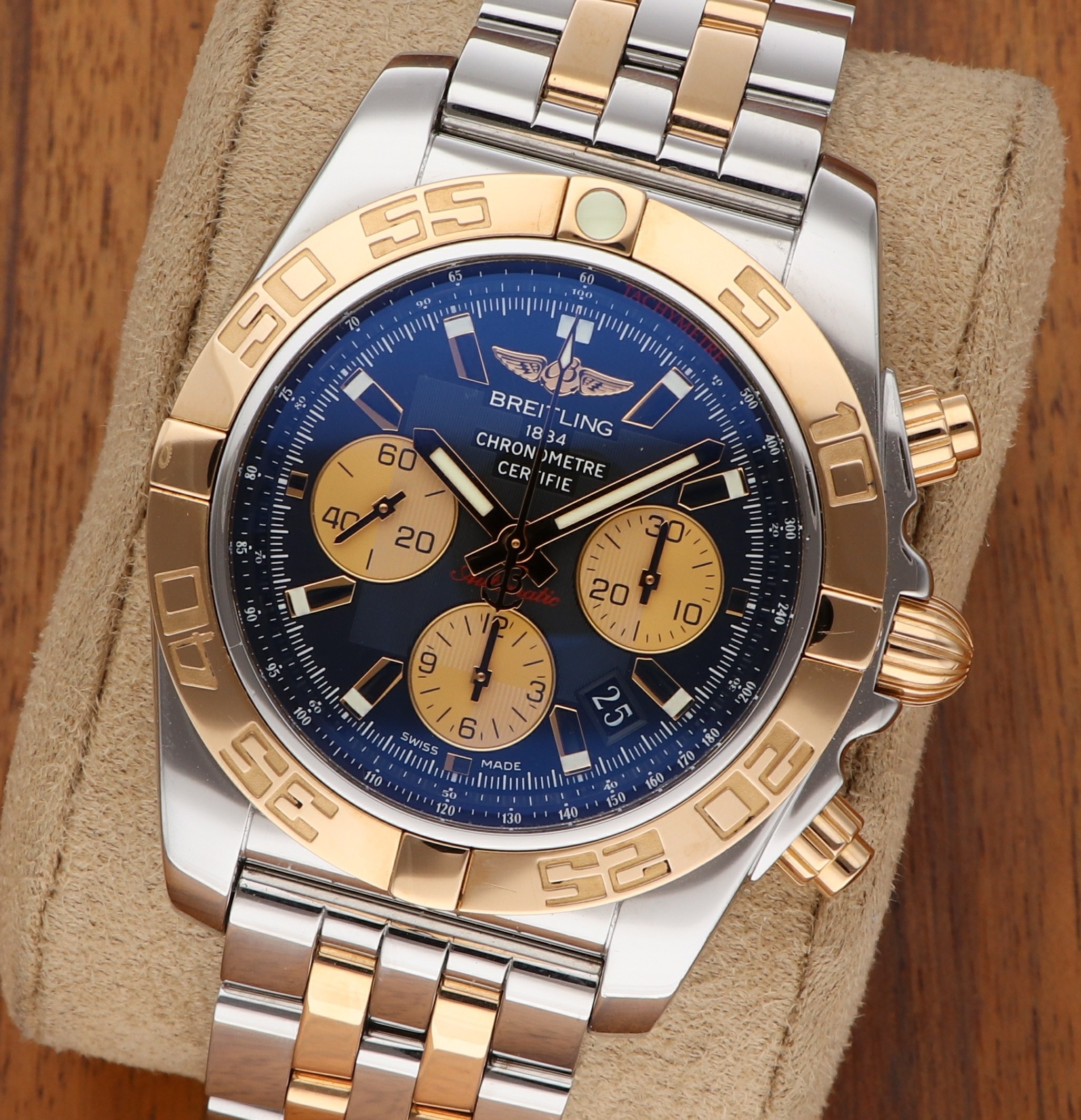 Breitling Chronomat B01 44mm 18k 750 Roségold Stahl Pilotband CB011012 B968 im deutschen Fullset im BESTZUSTAND