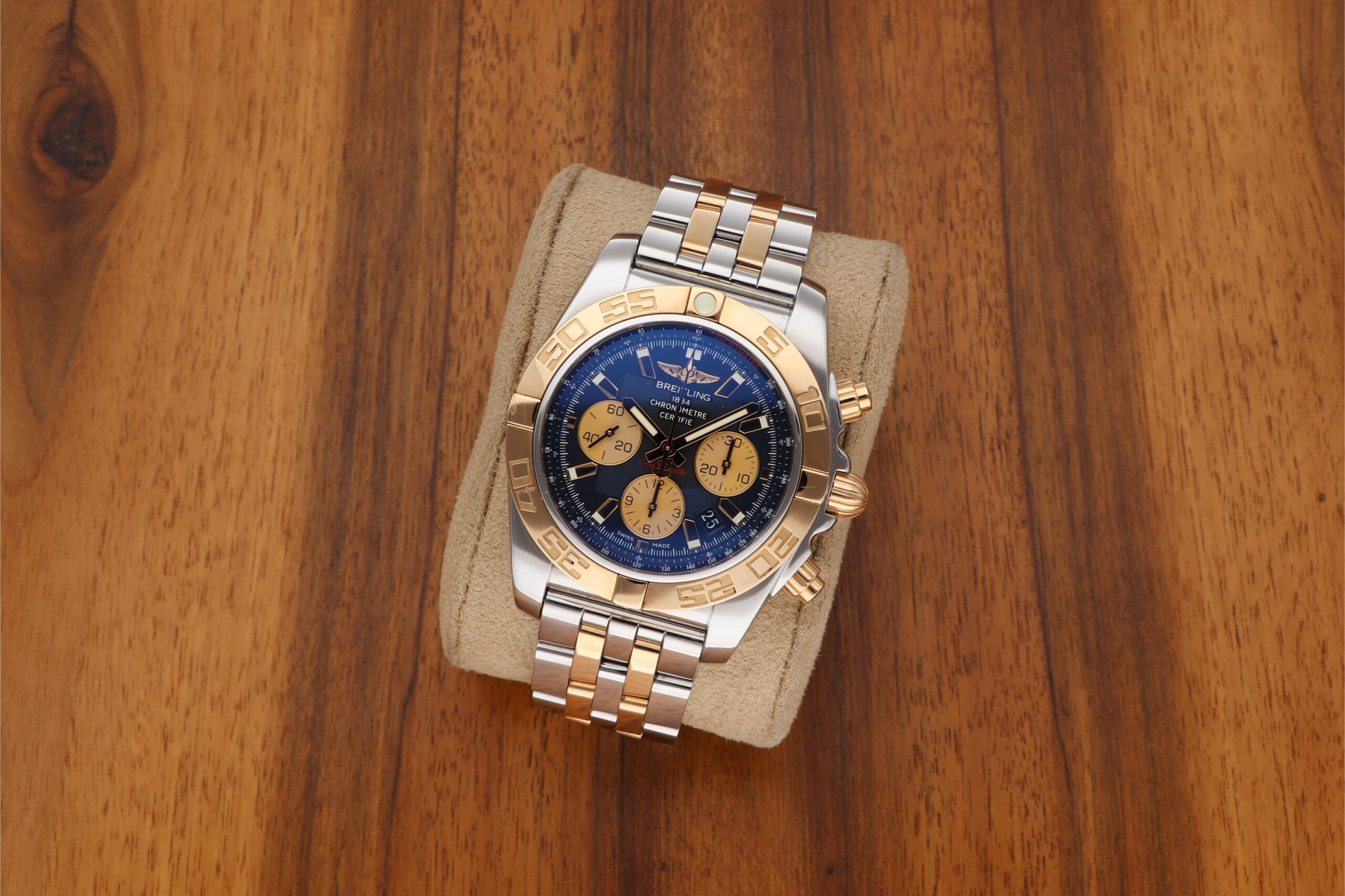 Breitling Chronomat B01 44mm 18k 750 Roségold Stahl Pilotband CB011012 B968 im deutschen Fullset im BESTZUSTAND