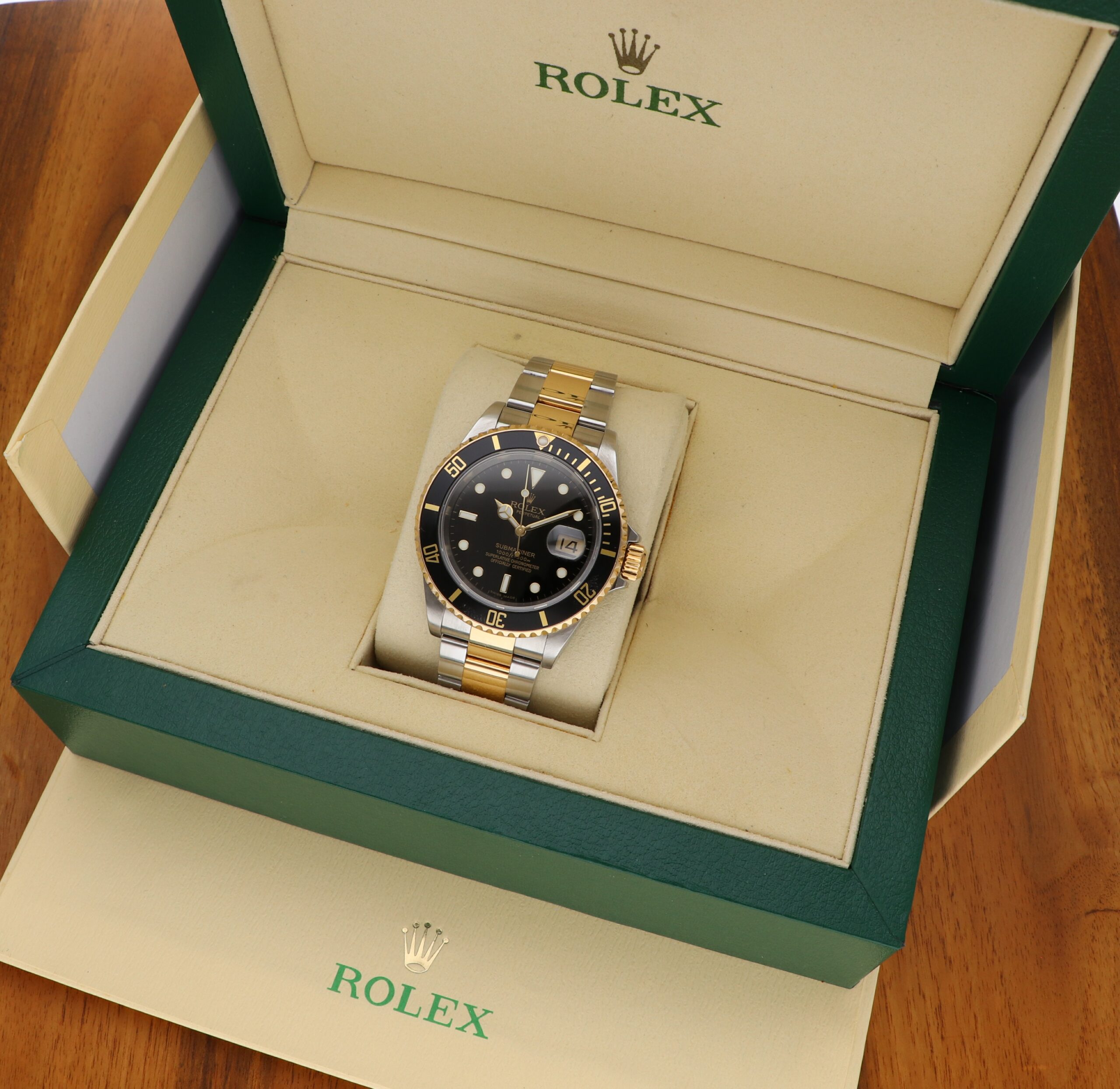 Rolex Submariner Date Chronometer Stahl Gold 16613 LC126 AT mit Box und Papieren