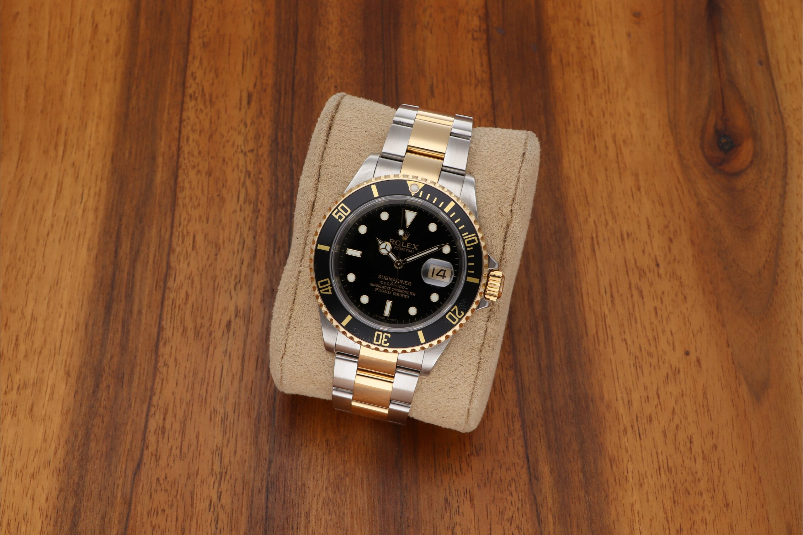Rolex Submariner Date Chronometer Stahl Gold 16613 LC126 AT mit Box und Papieren