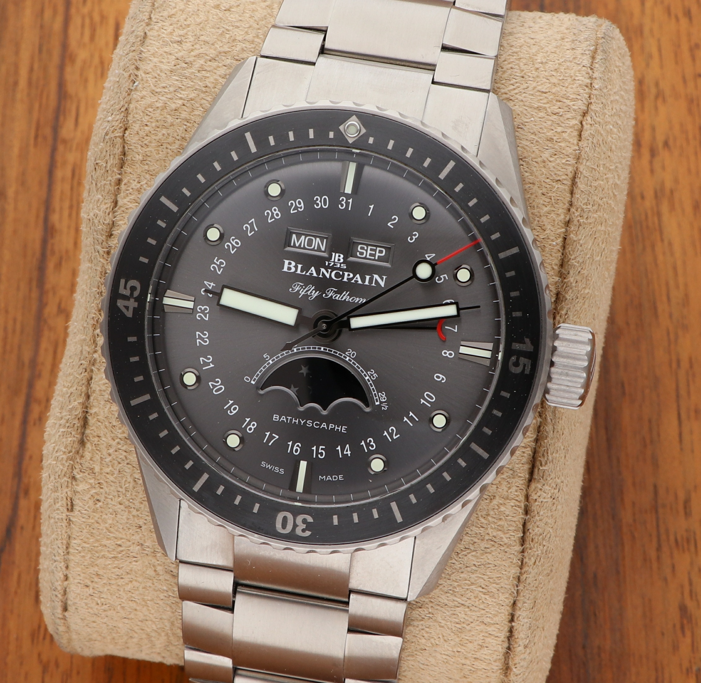 Blancpain Fifty Fathoms Bathyscaphe Quantième Complet Mondphase Titan am Titanband 5054-1210-G52A deutsches Fullset 11/2022 im BESTZUSTAND